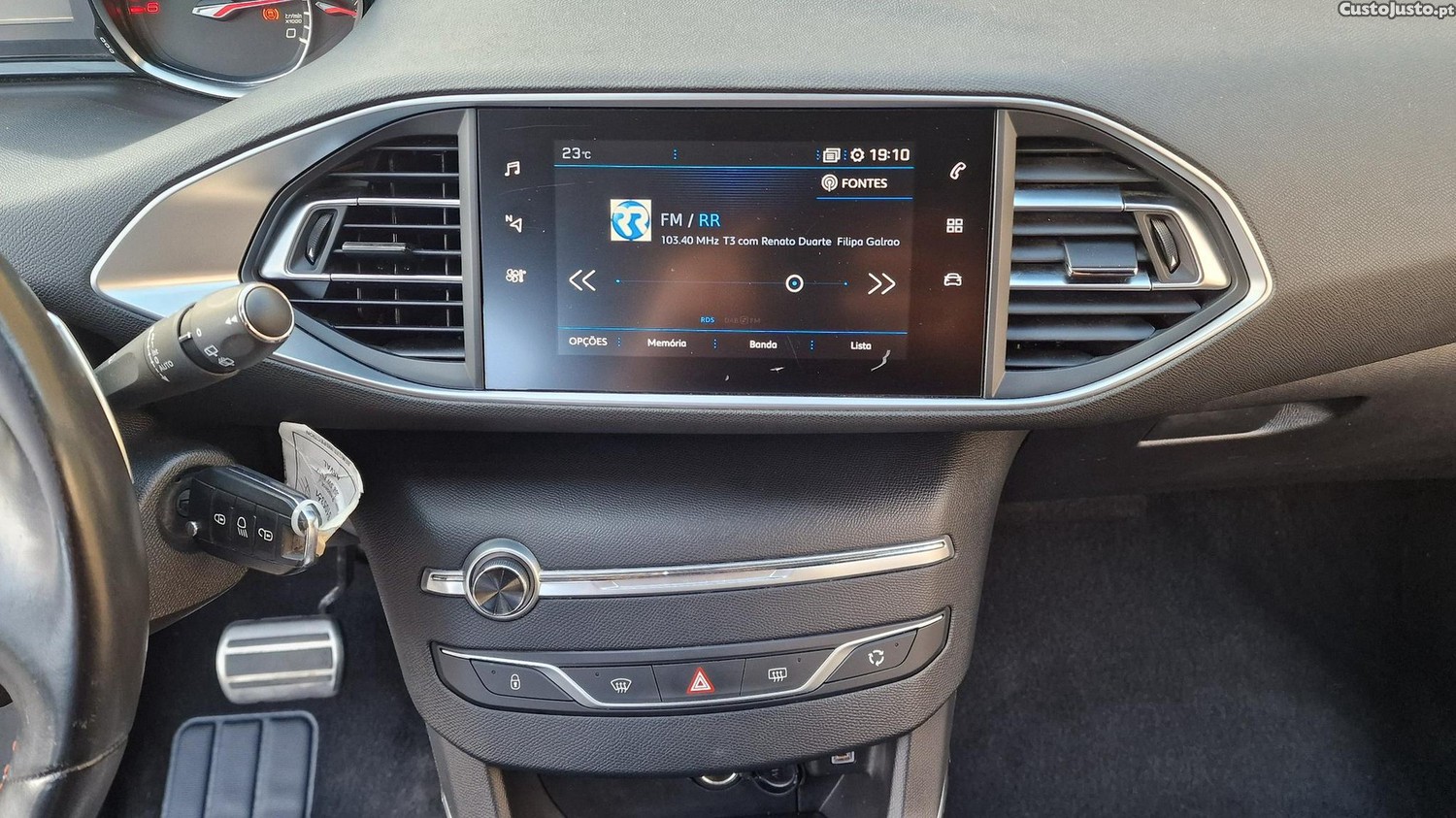 Peugeot 308 SW 1.5 BlueHDi Allure EAT8 — fotografia 13