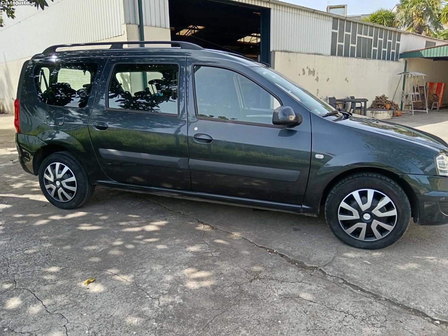 Dacia Logan MCV 1.5 Dci 7 LUGARES — photo 4