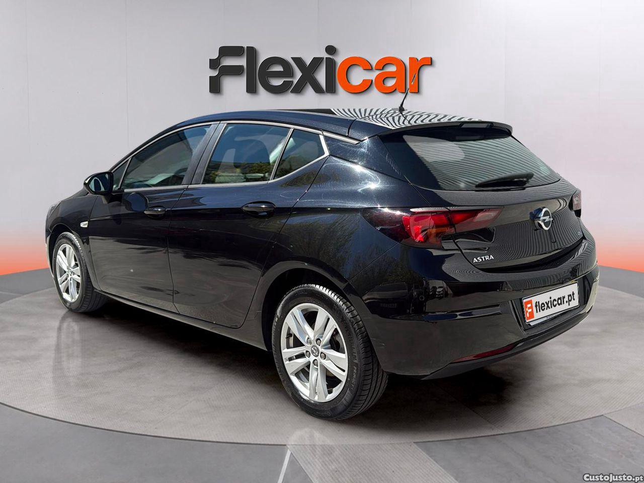 Opel Astra 1.6 CDTI Business Edition — fotografia 13