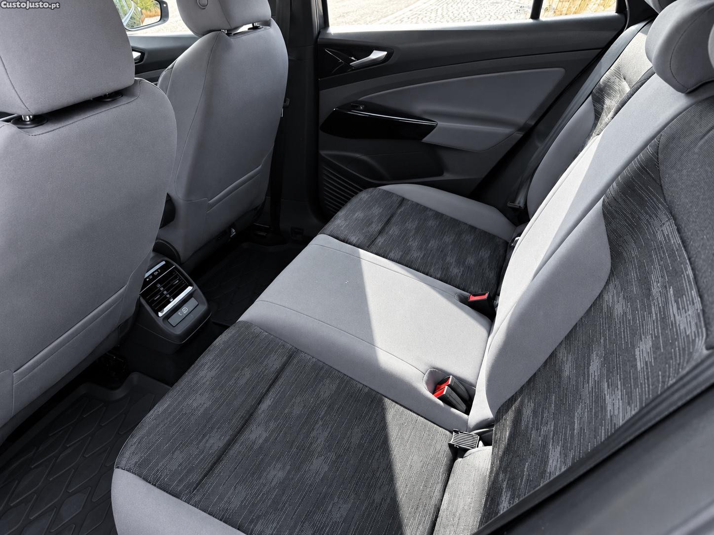 Volkswagen ID.4 IQ.Drive — fotografia 3