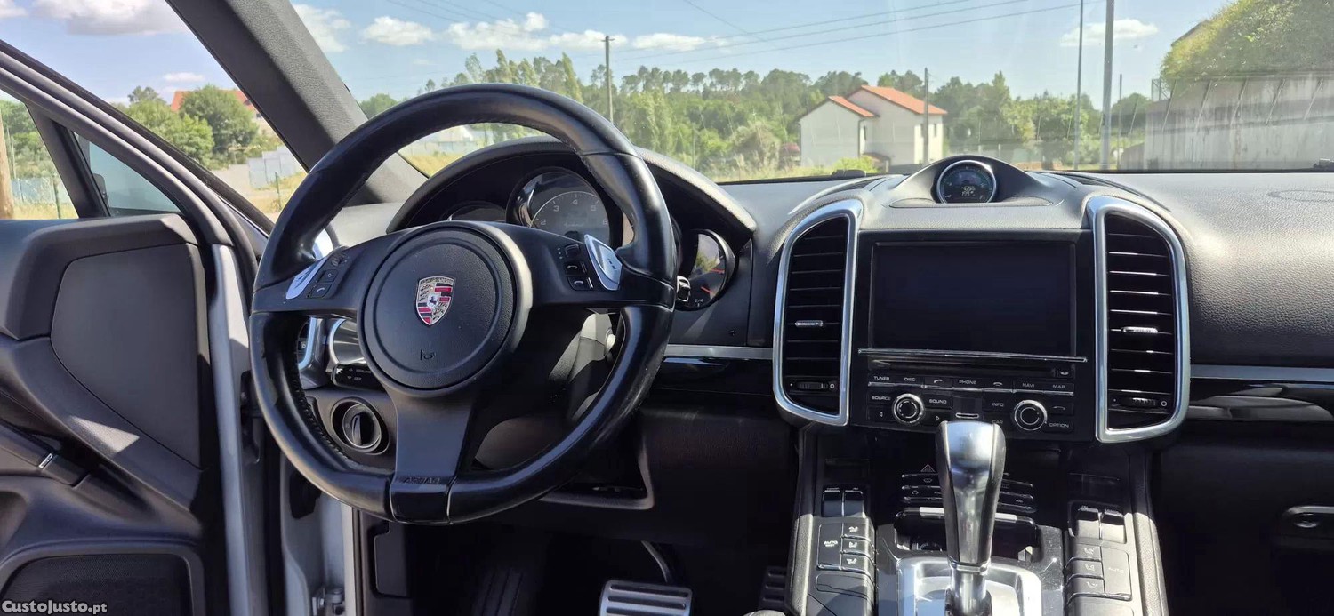 Porsche Cayenne S — fotografia 11