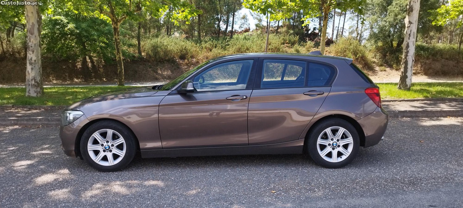 BMW 116 GPS; Bancos aquecidos; Bluetooth; Ar condicionado automático, Etc. — fotografia 13