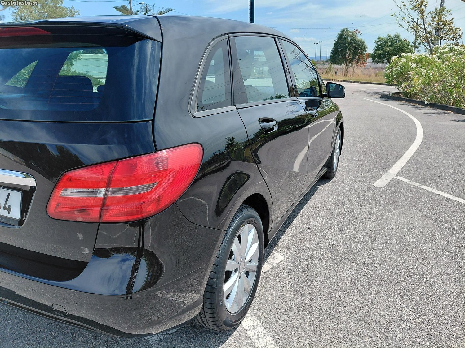 Mercedes-Benz B 180 classic — fotografia 11
