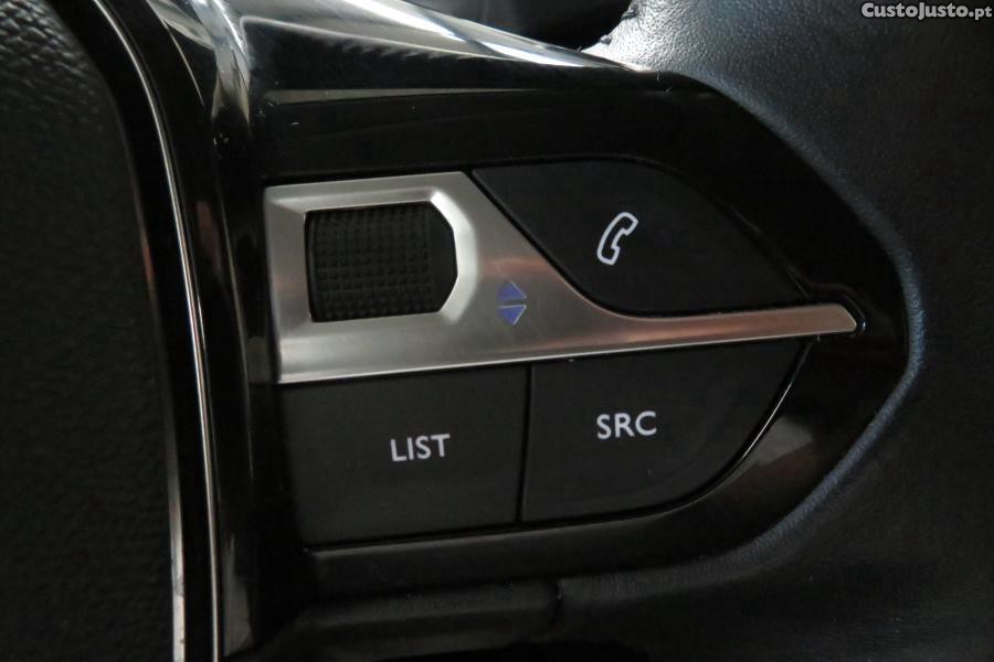 Peugeot 208 1.2 PureTech Active — fotografia 19