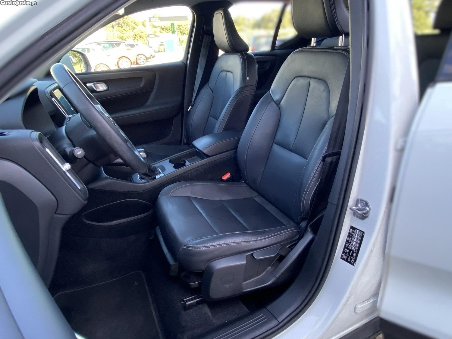 Volvo XC 40 1.5 T3 Tech Edition — fotografia 7