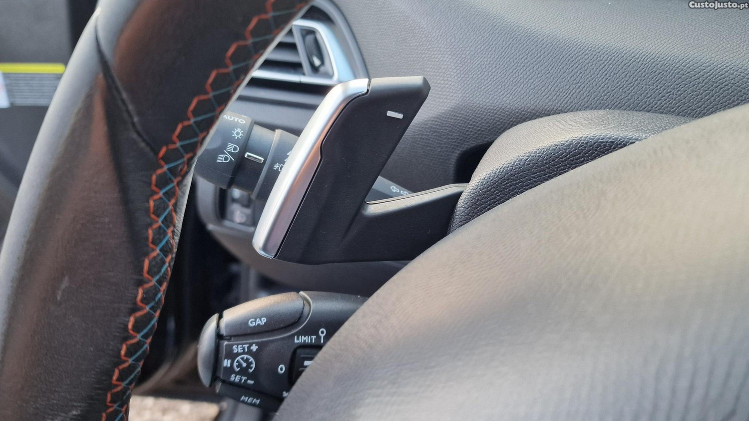 Peugeot 308 SW 1.5 BlueHDi Allure EAT8 — fotografia 16