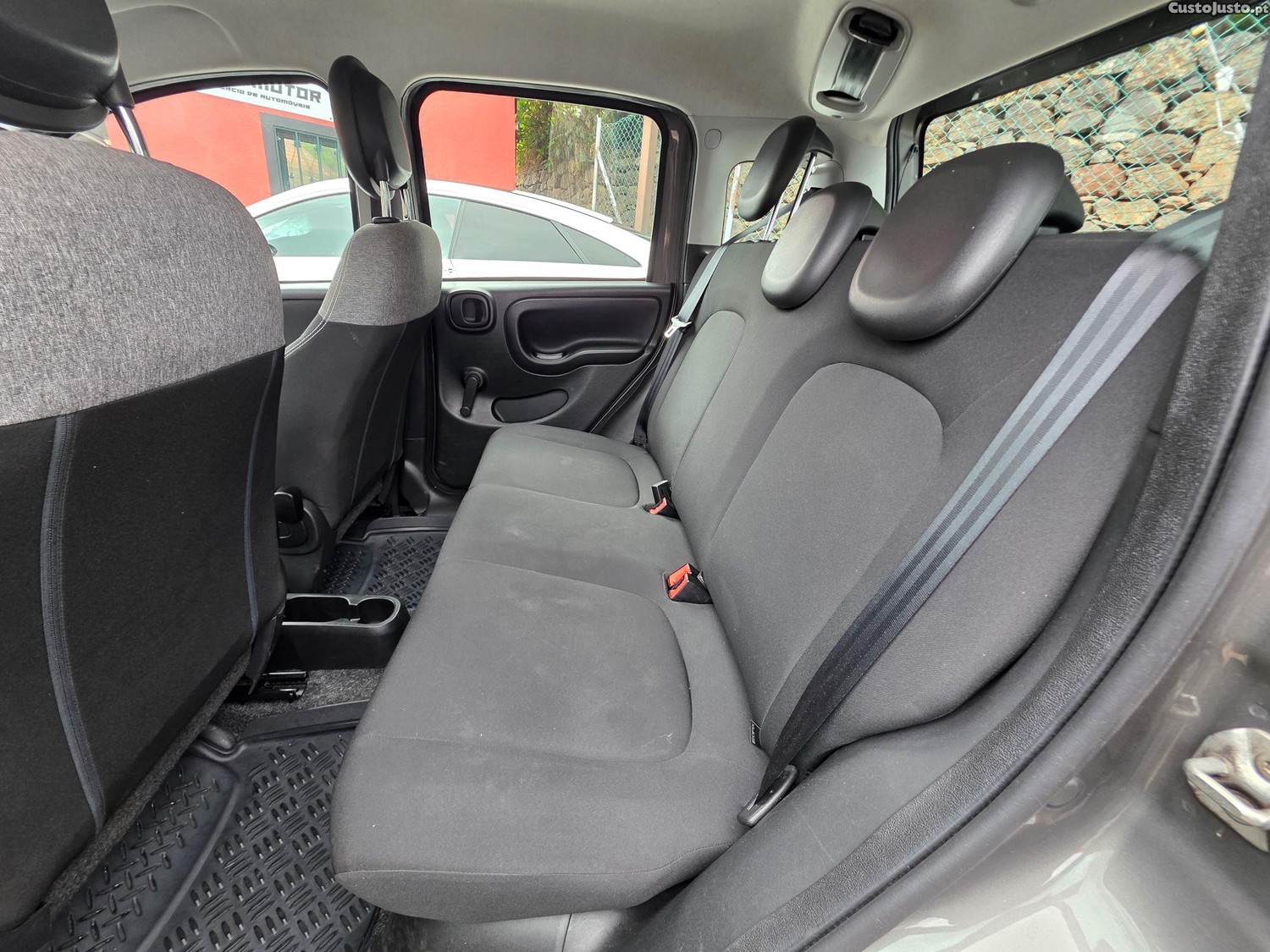 Fiat Panda 1.0 HYBRID CITY LIFE — fotografia 10