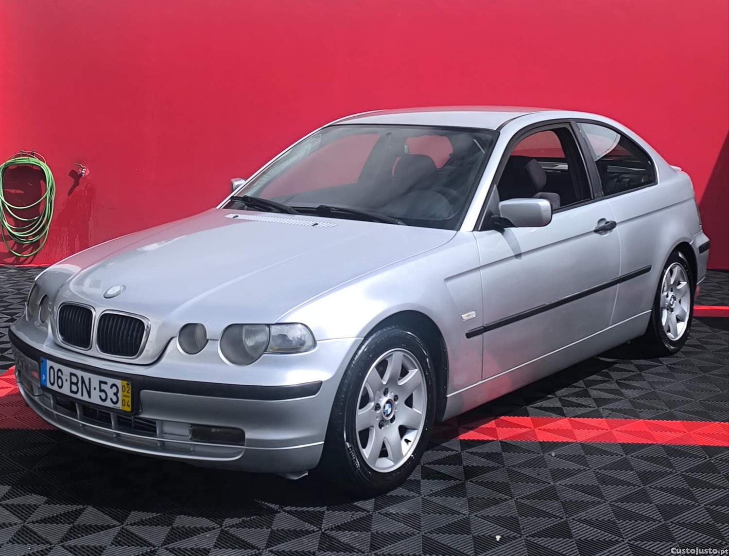 BMW 320 Compact — fotografia 8