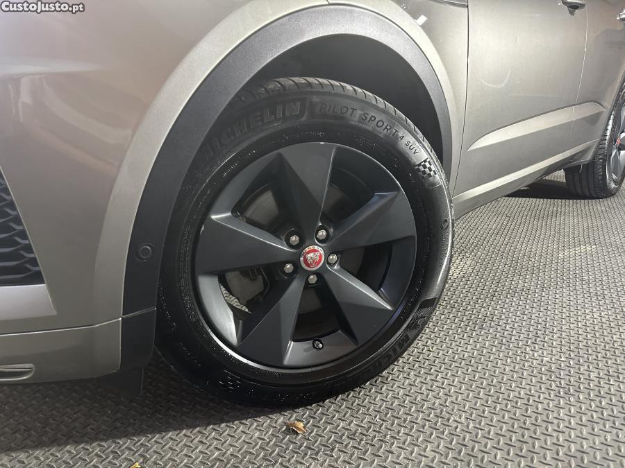 Jaguar E-Pace 2.0 i4D SE — fotografia 17