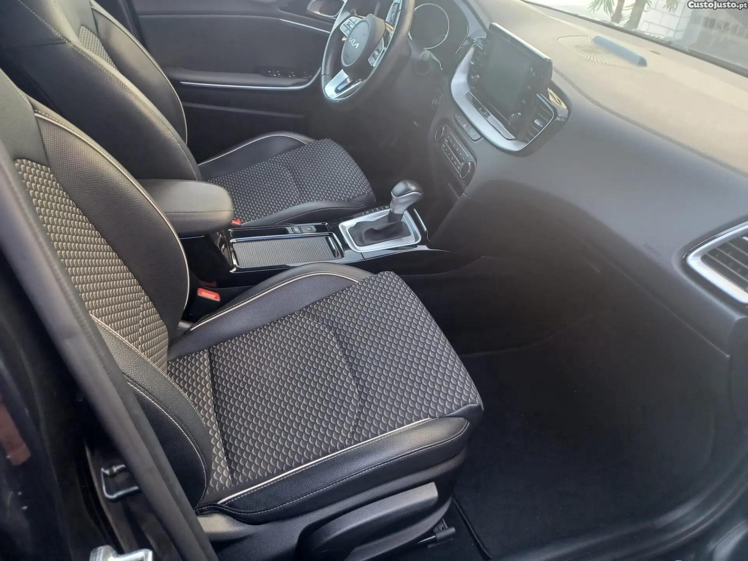Kia XCeed 1.6 GDi PHEV Drive — fotografia 13