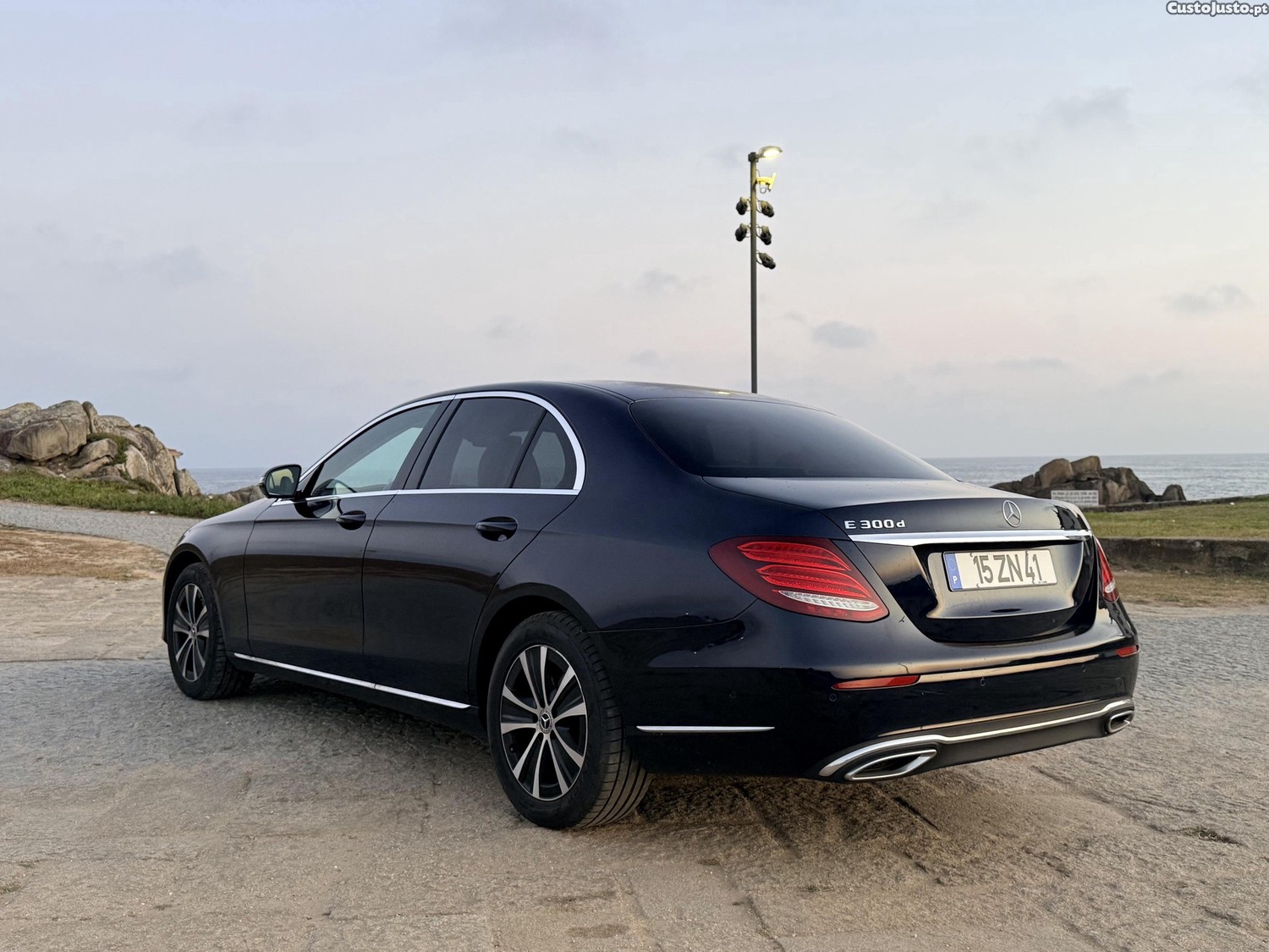 Mercedes-Benz E 300 Exclusive Line — fotografia 8