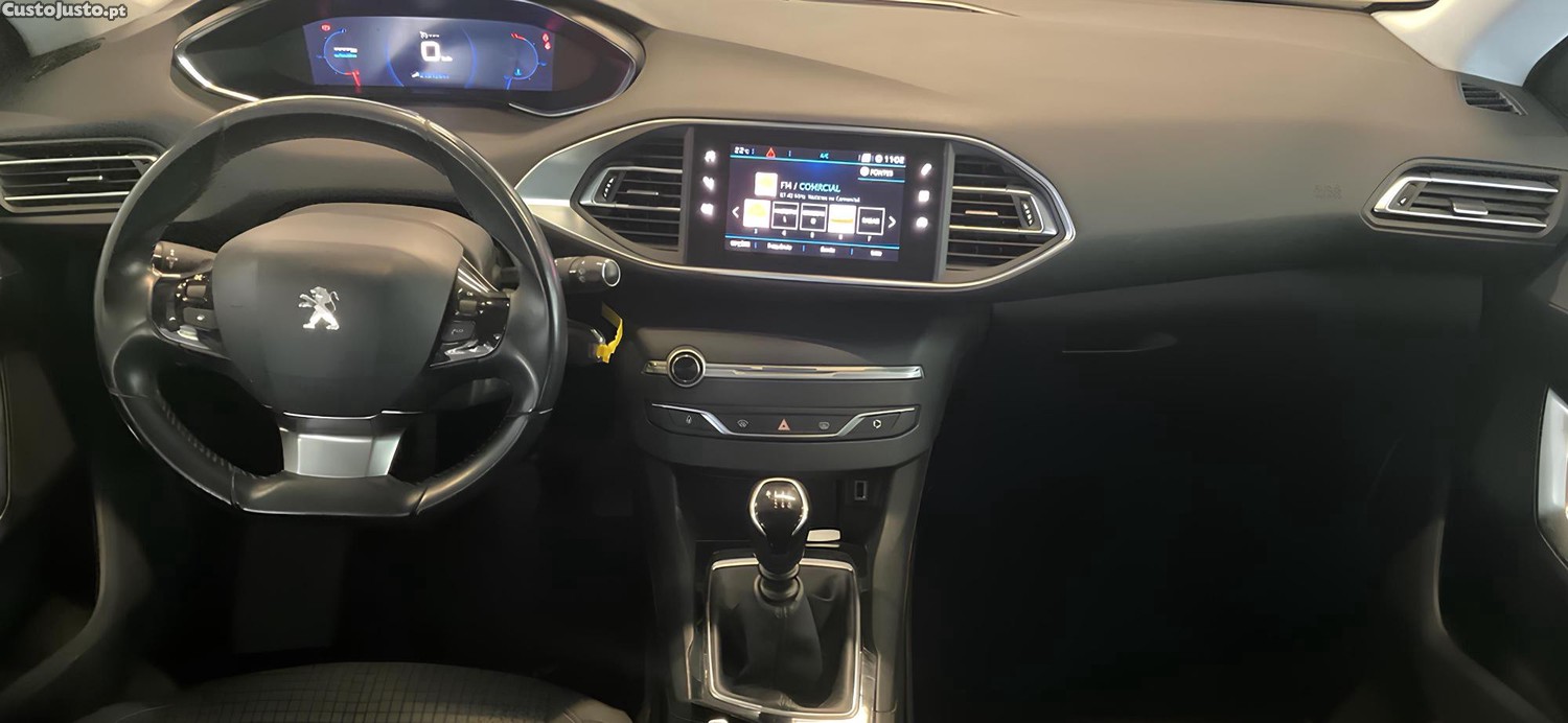 Peugeot 308 SW 1.5BlueHDi Style 130cv — fotografia 7