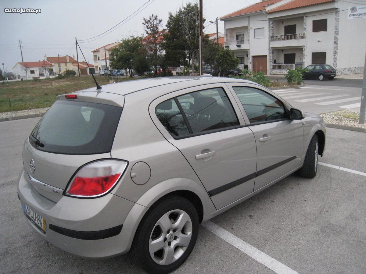 Opel Astra enjoy — fotografia 4