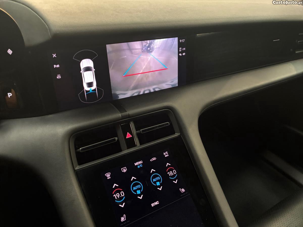 Porsche Taycan Standard — fotografia 3