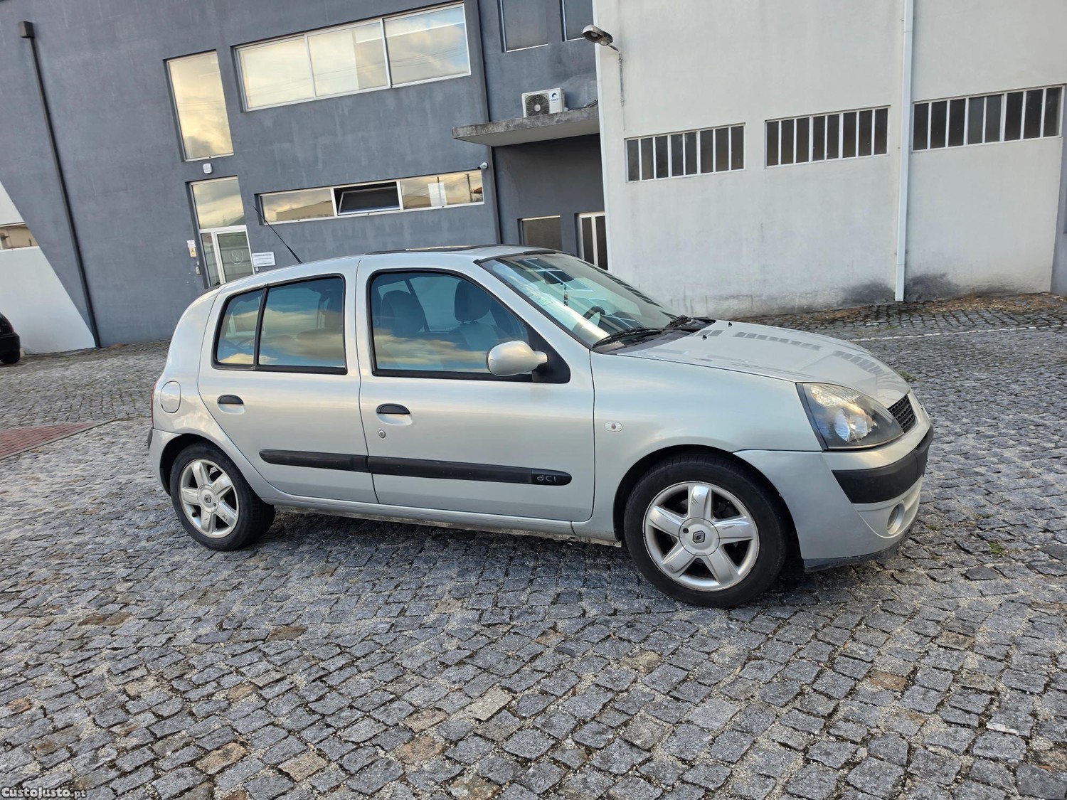 Renault Clio 1.5 Dci5 lugares — fotografia 15