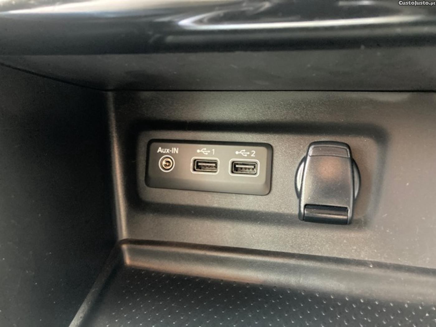 Renault Mégane 1.5 Blue dCi Limited — fotografia 4