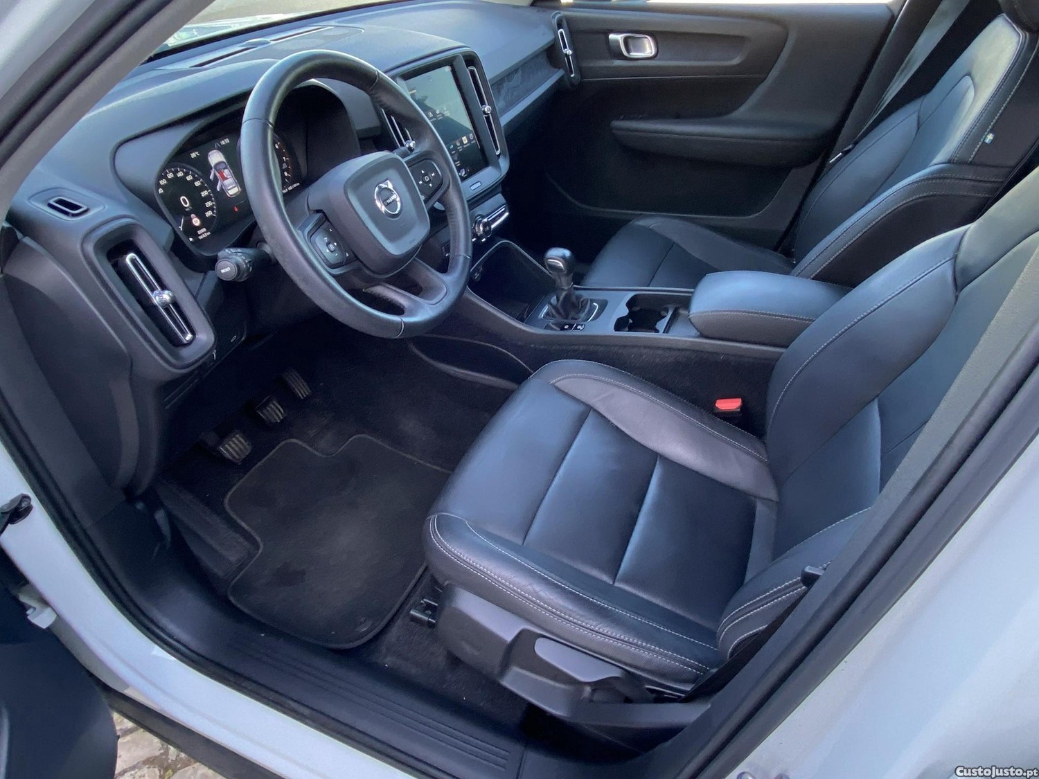 Volvo XC 40 1.5 T3 Tech Edition — fotografia 6