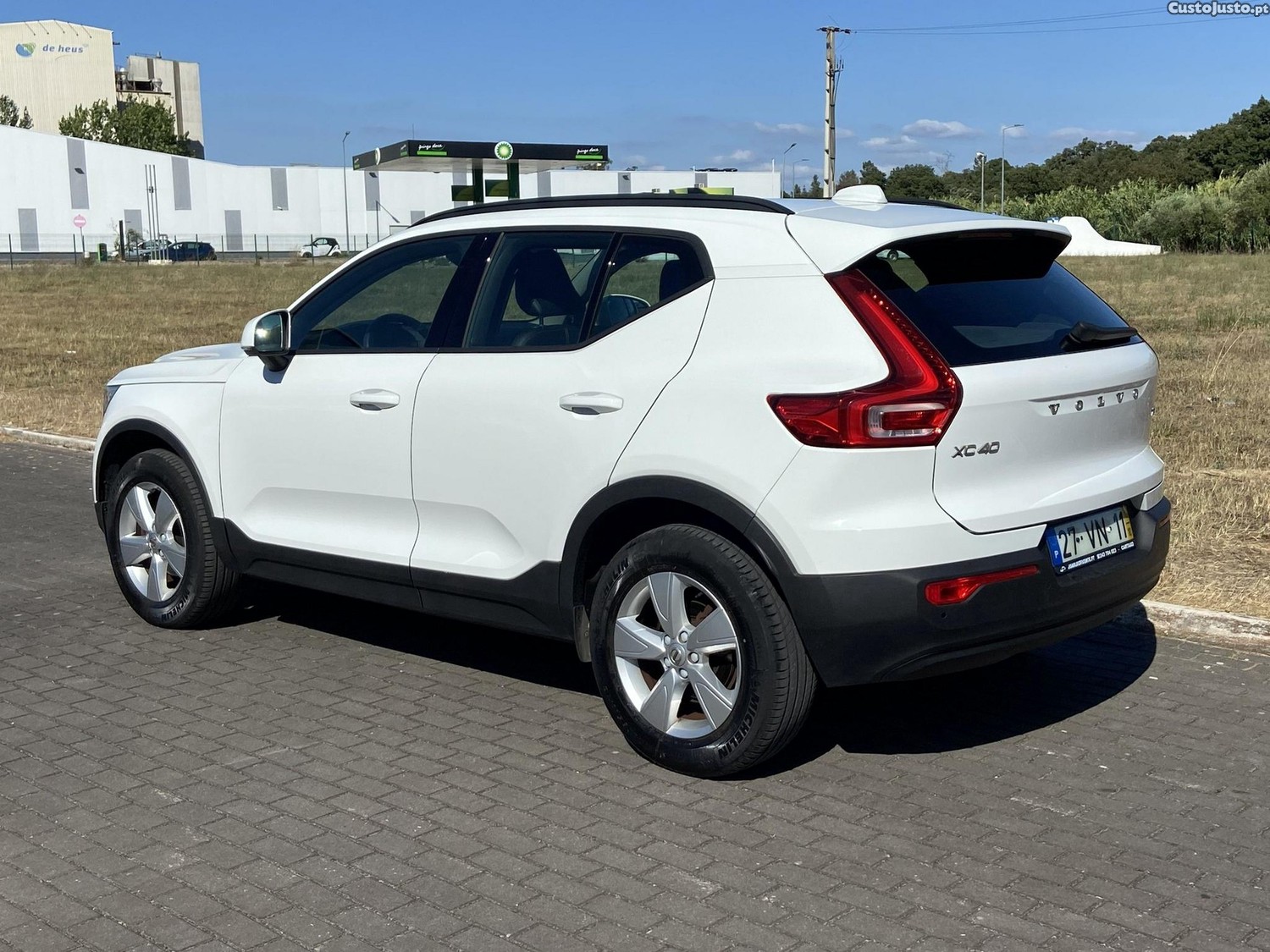 Volvo XC 40 1.5 T3 Tech Edition — fotografia 16