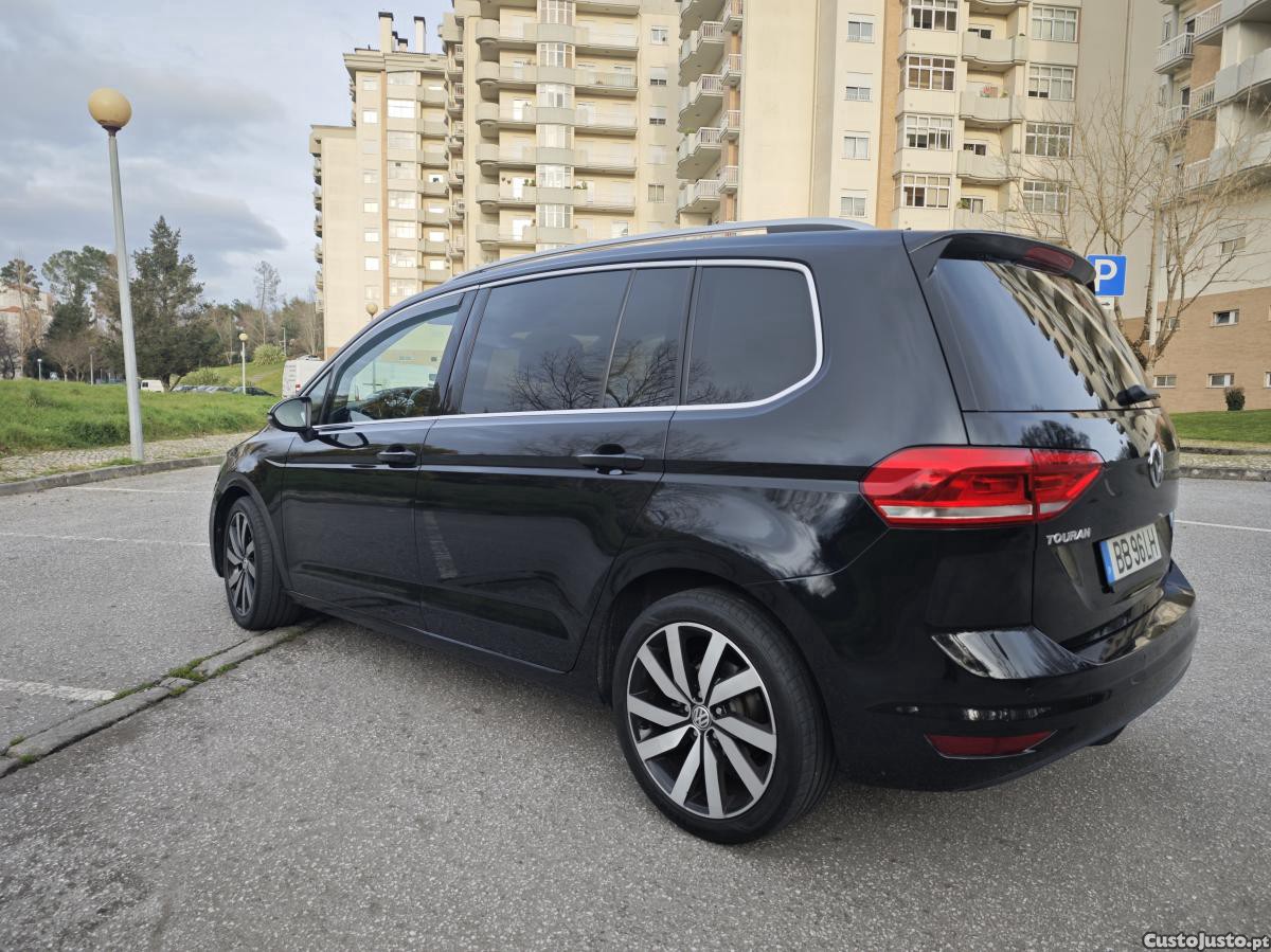 VW Touran Highline — photo 4
