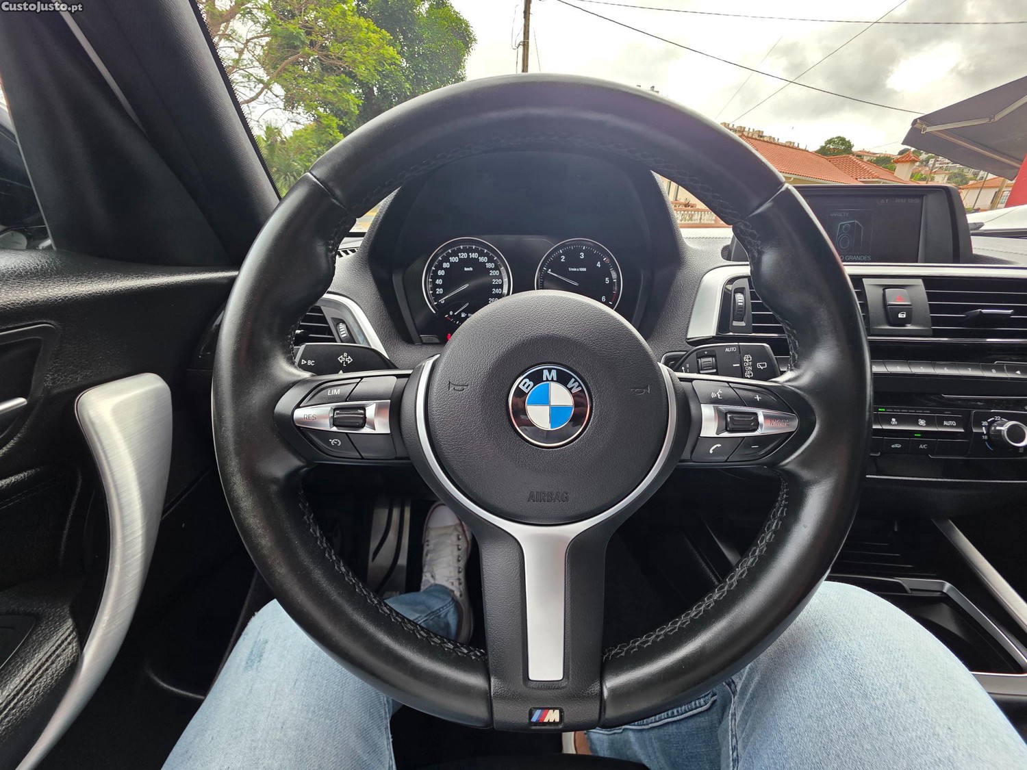 BMW 116 D PACK M SHADOW EDITION — fotografia 34