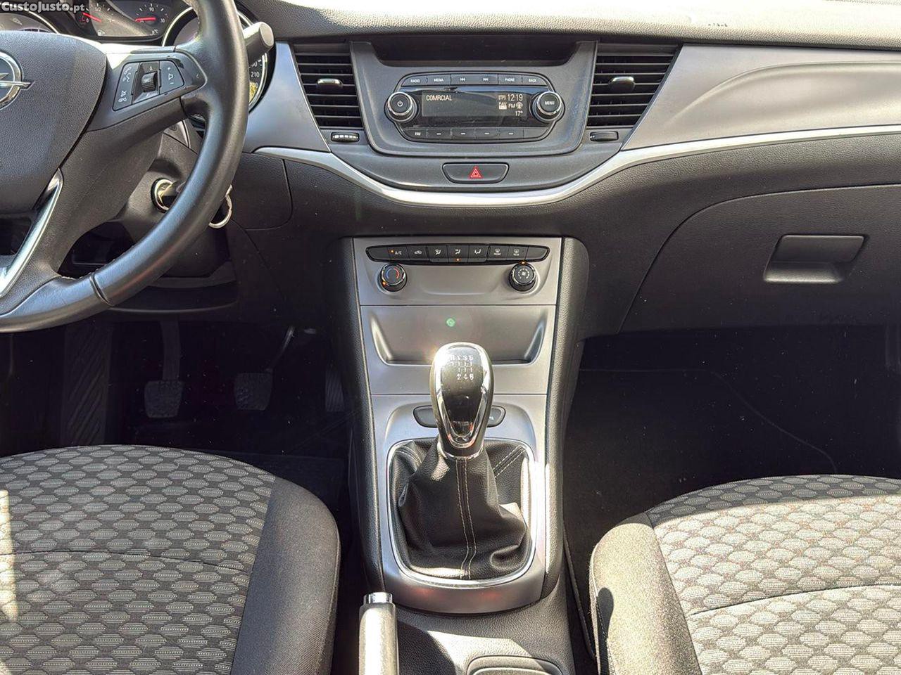 Opel Astra 1.6 CDTI Business Edition — fotografia 7