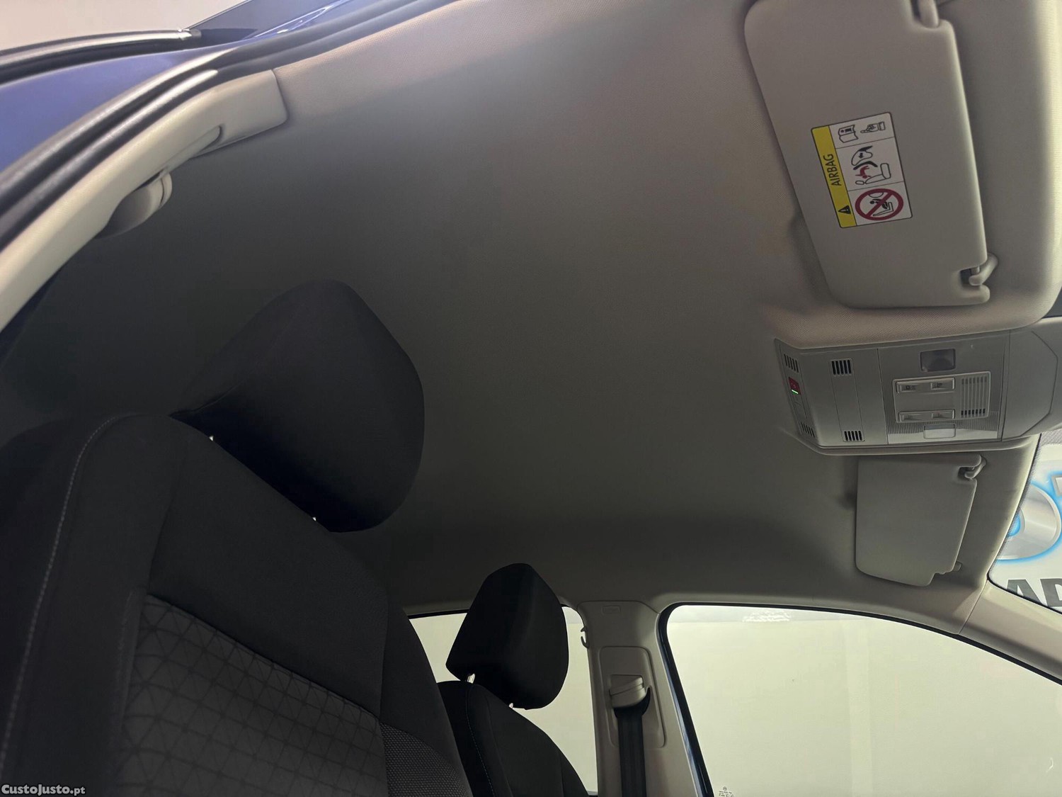 Volkswagen T-Cross 1.0TSI — fotografia 2