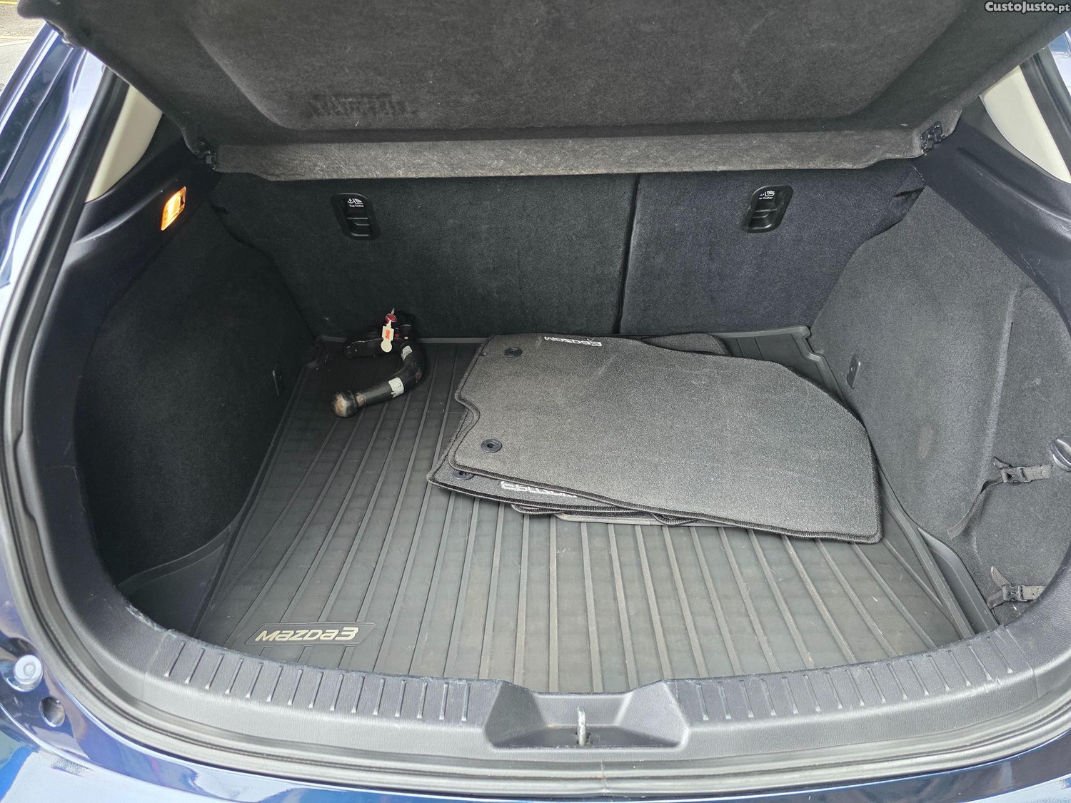 Mazda 3 1.5 SKY-D EXCELLENCE — fotografia 29