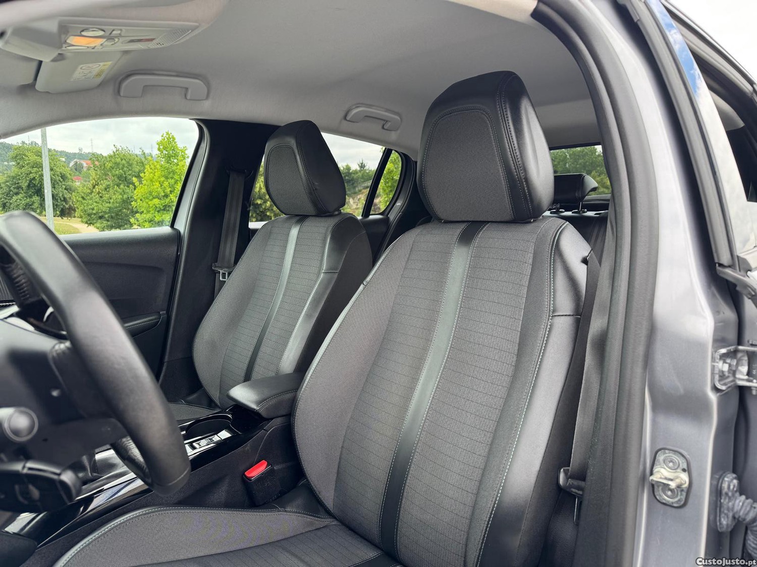 Peugeot 208 1.2 Allure Pack — fotografia 3