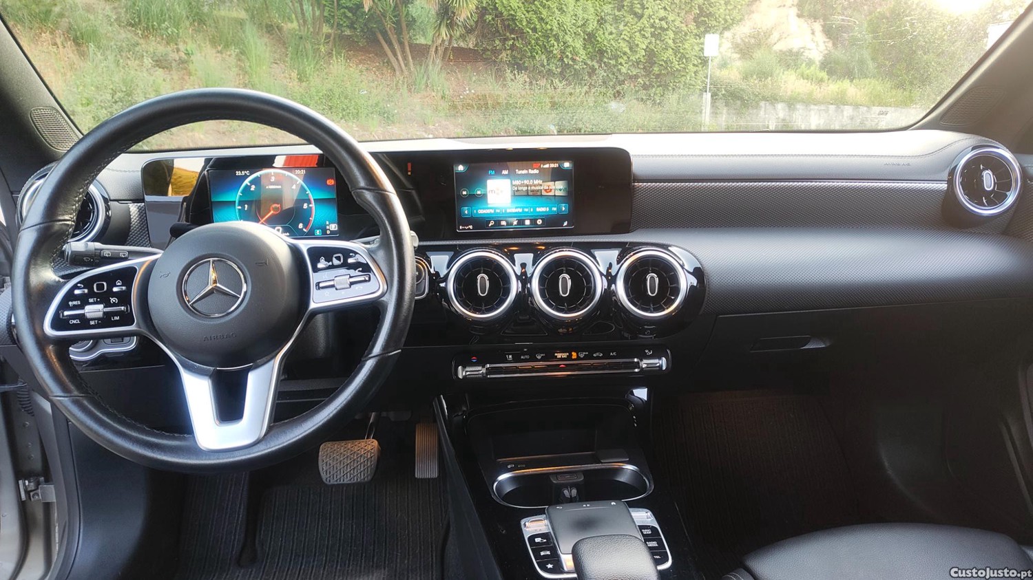 Mercedes-Benz CLA 200 Style — fotografia 3