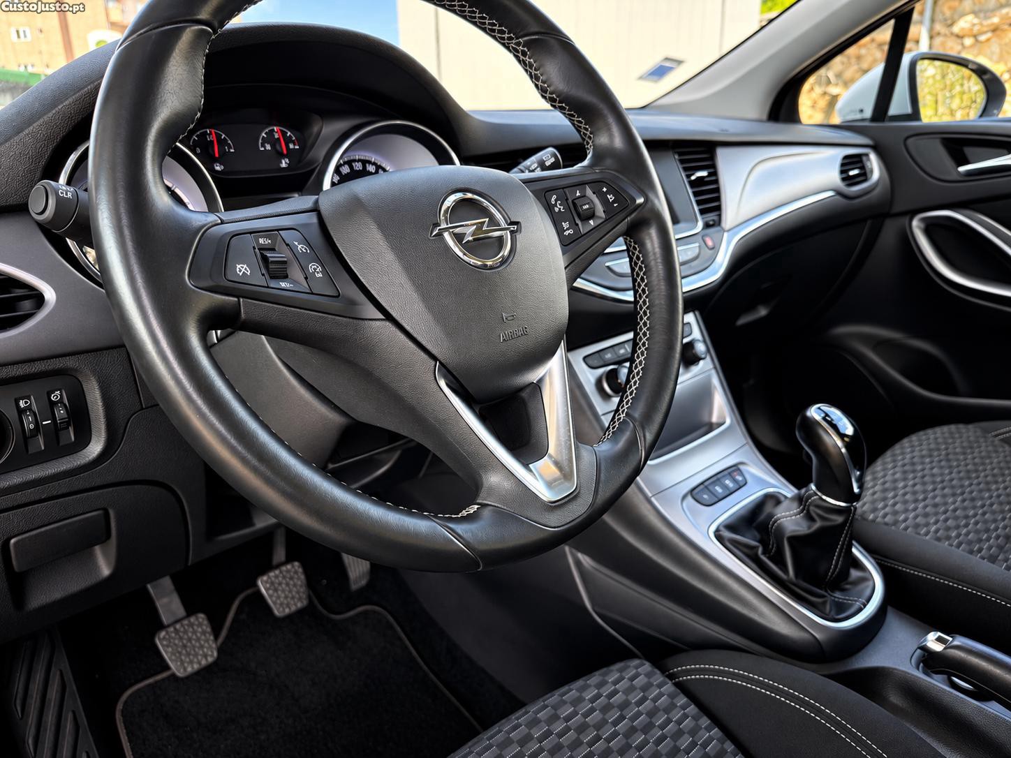 Opel Astra 1.6 CDTI Dynamic — fotografia 10
