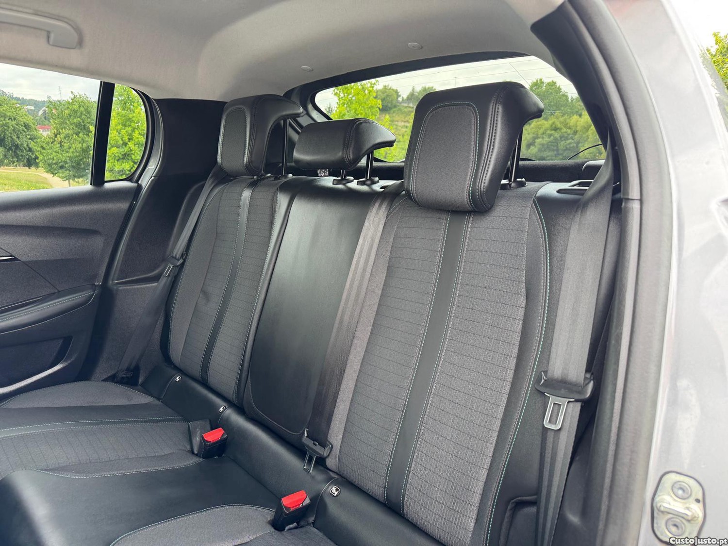 Peugeot 208 1.2 Allure Pack — fotografia 2