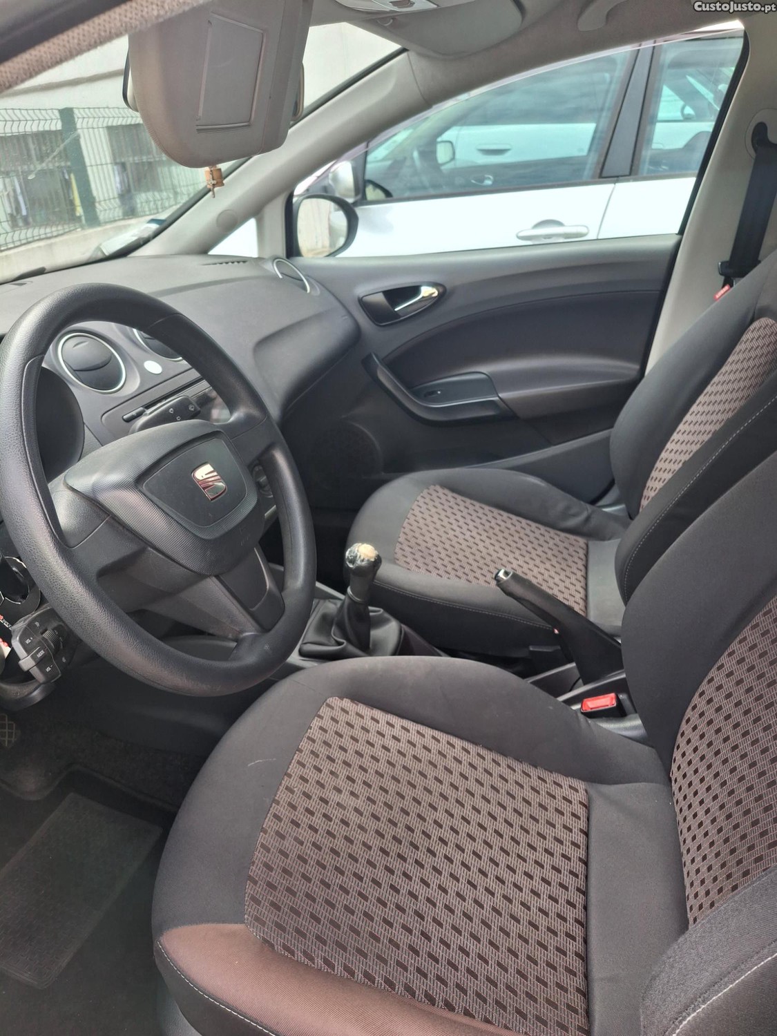 Seat Ibiza 1400 TDi — photo 3