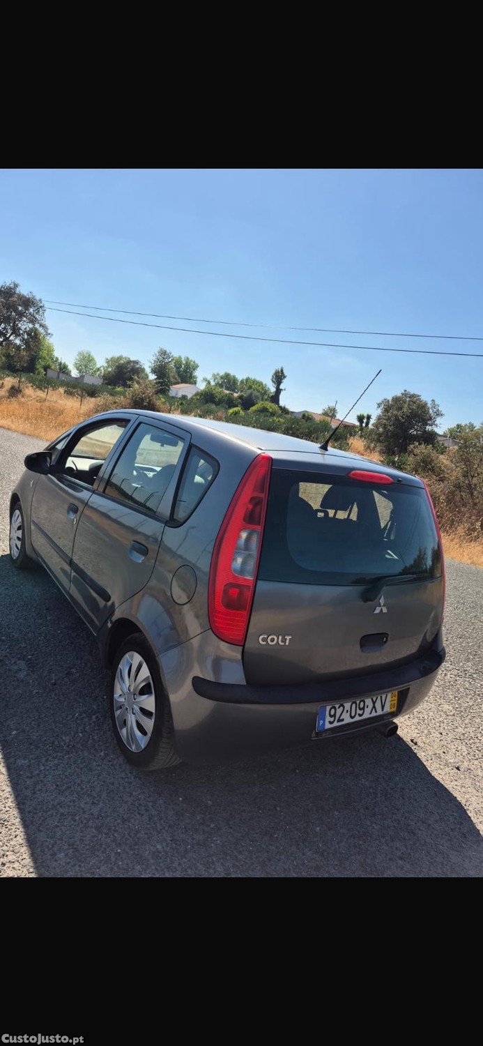 Mitsubishi Colt 1.3 i — fotografia 4