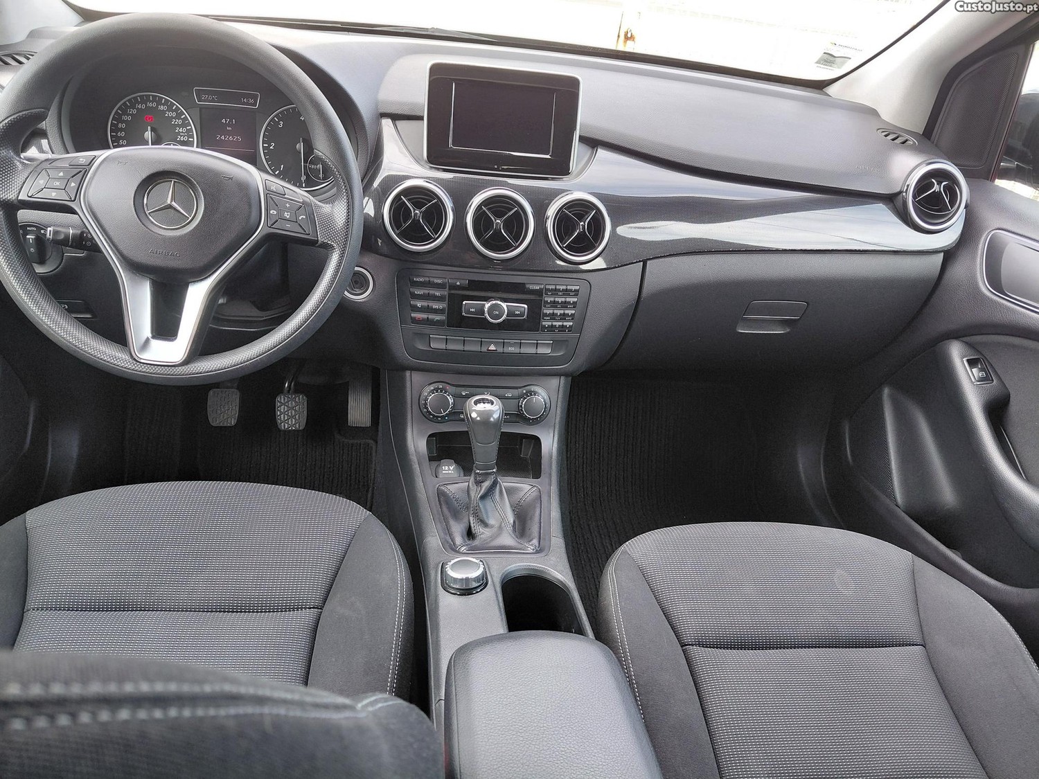 Mercedes-Benz B 180 classic — fotografia 6