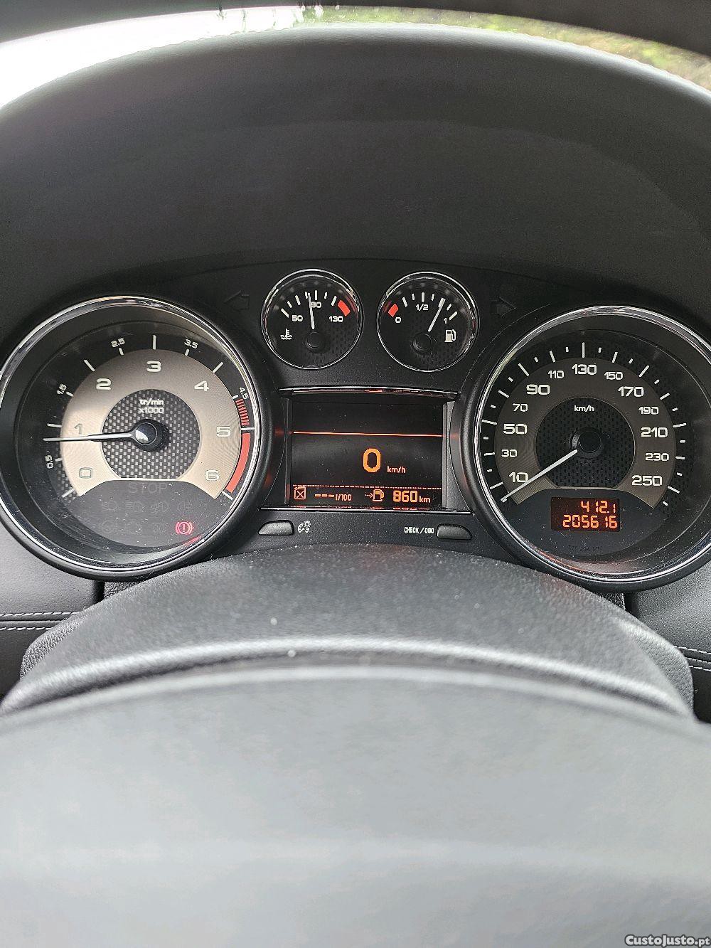 Peugeot RCZ 2.0HDI 163CV Full extras — fotografia 4