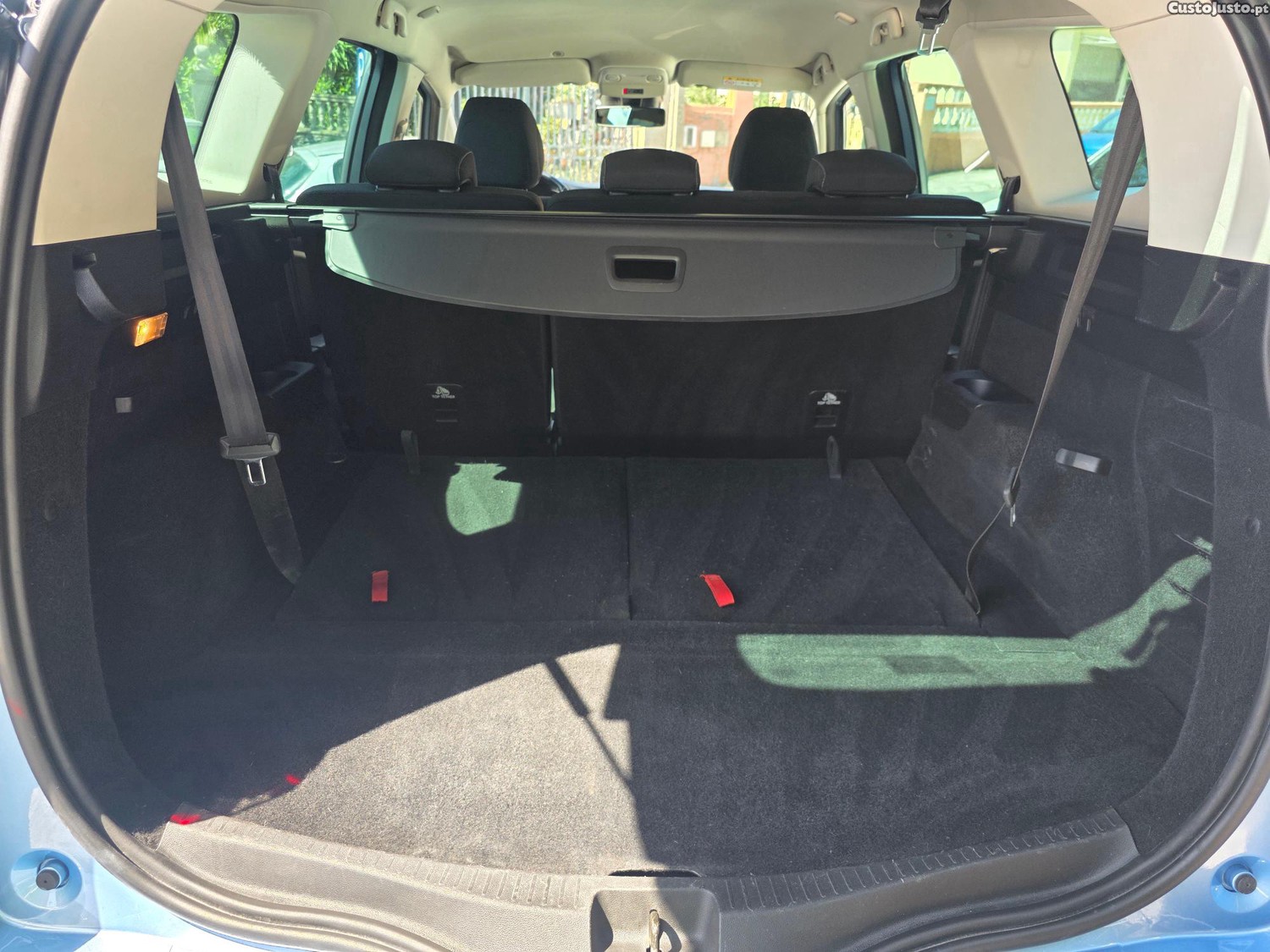 Renault Scénic 1.5 DCI LIMITED 7LUGARES — fotografia 33