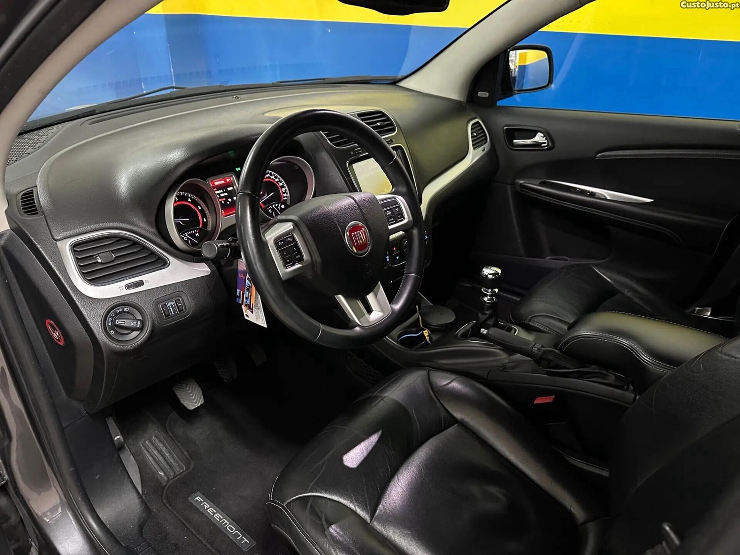 Fiat Freemont 2.0 M-Jet BlackCode — fotografia 10