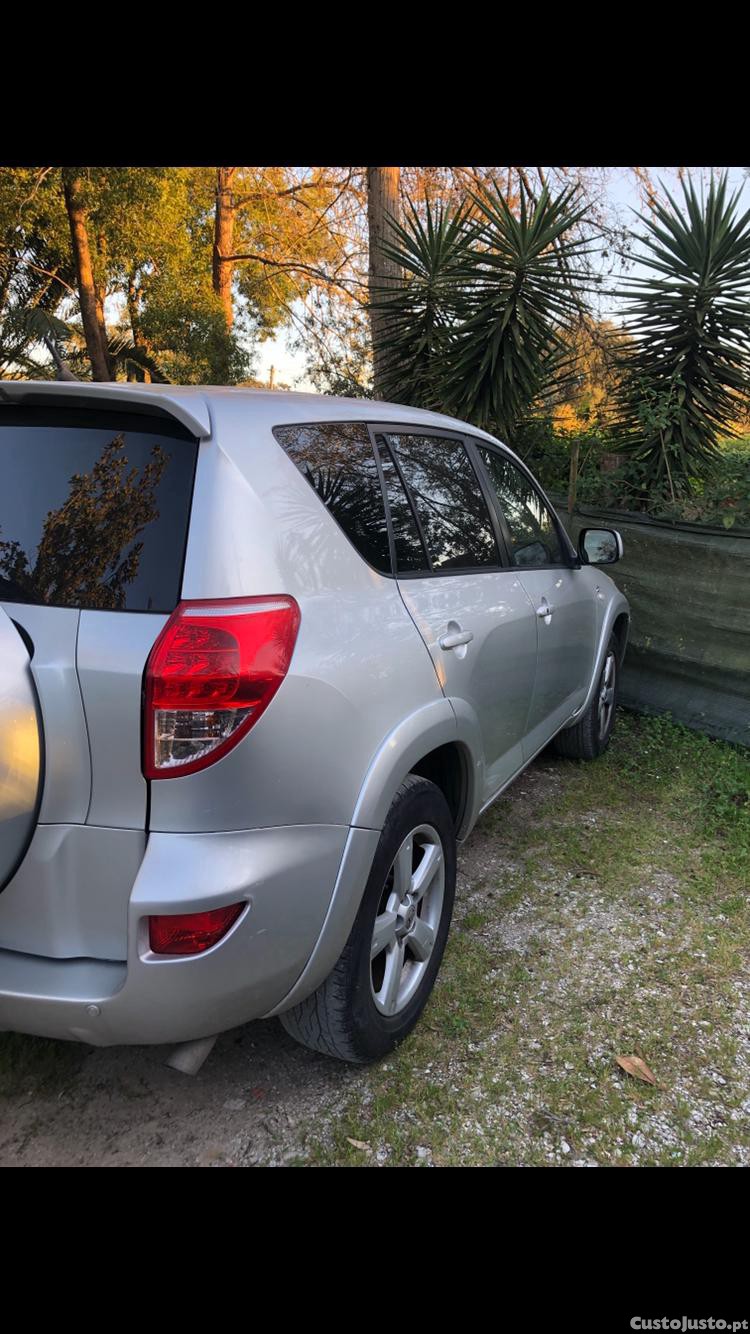 Toyota RAV4 2.2 D-Cat - 06 — photo 3