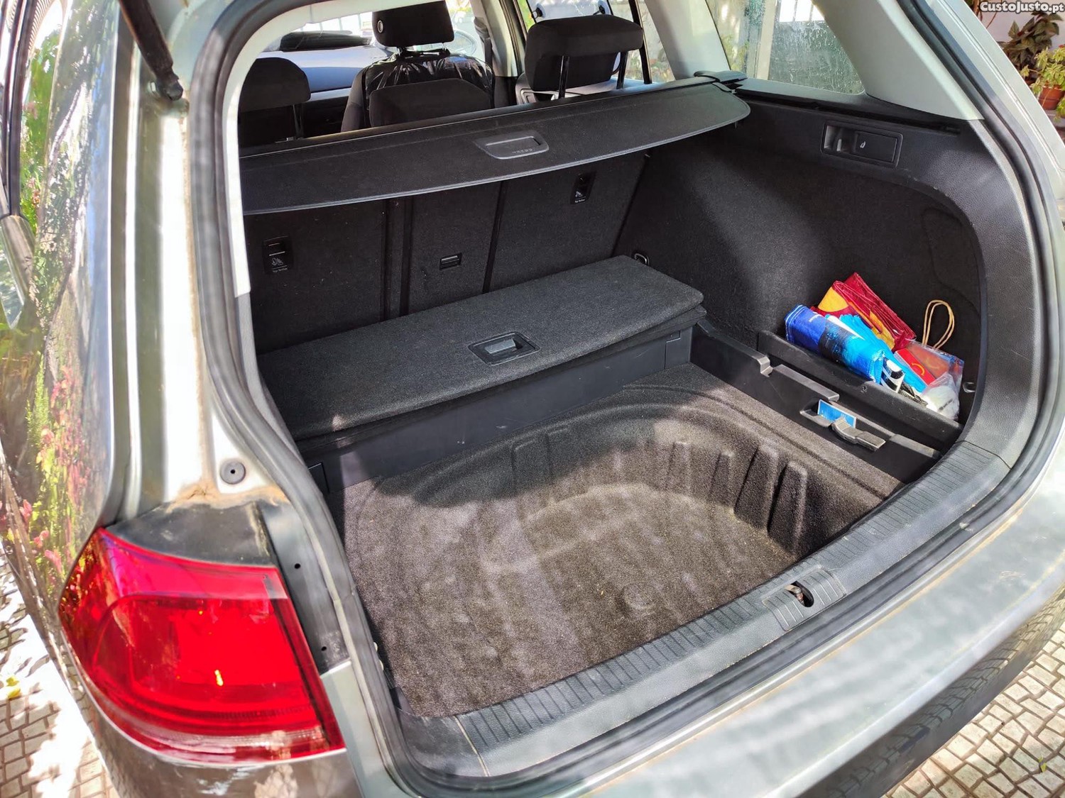 Volkswagen Golf Variant 1.6 TDi BlueMontion — fotografia 4