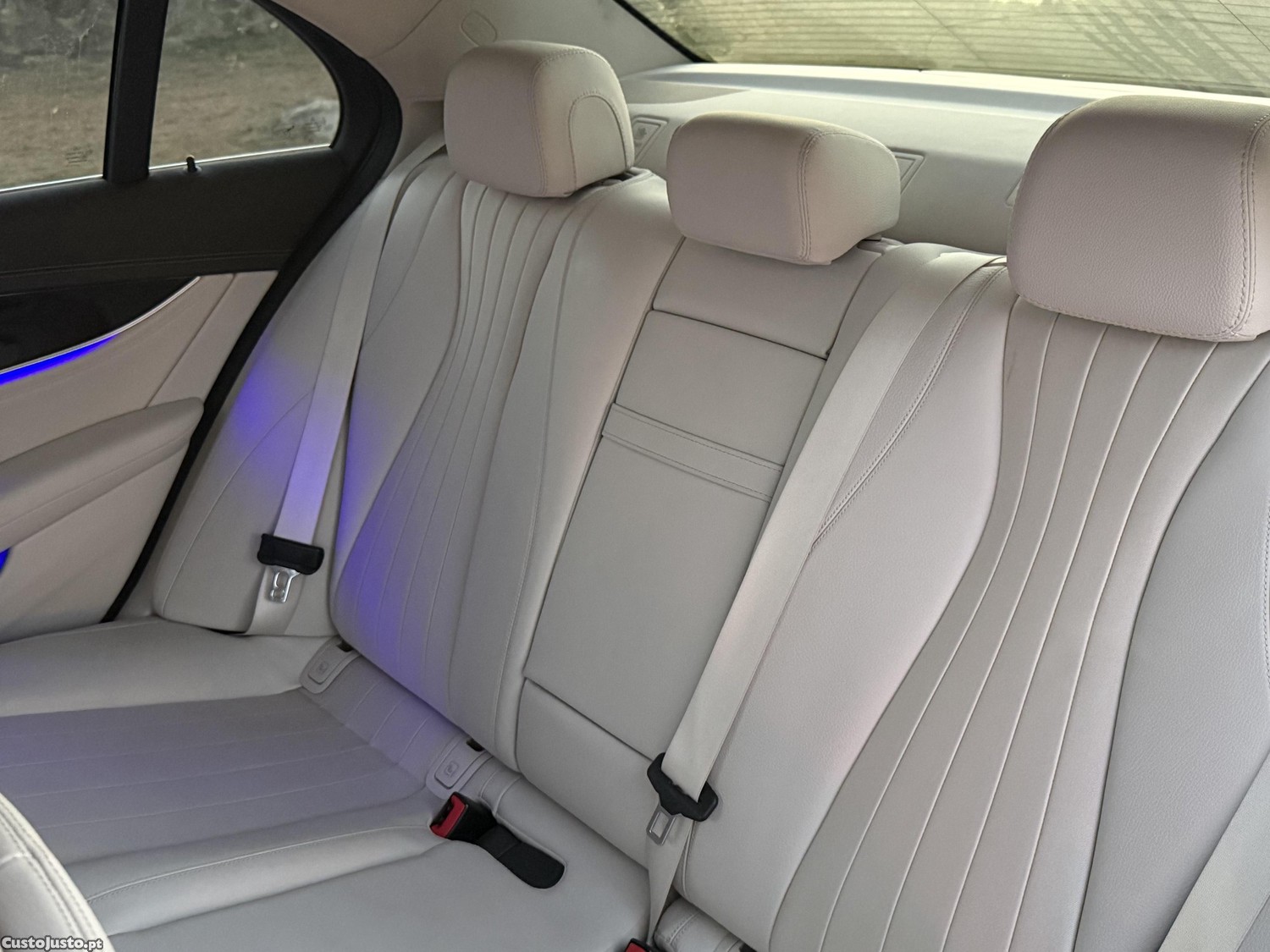 Mercedes-Benz E 300 Exclusive Line — fotografia 4