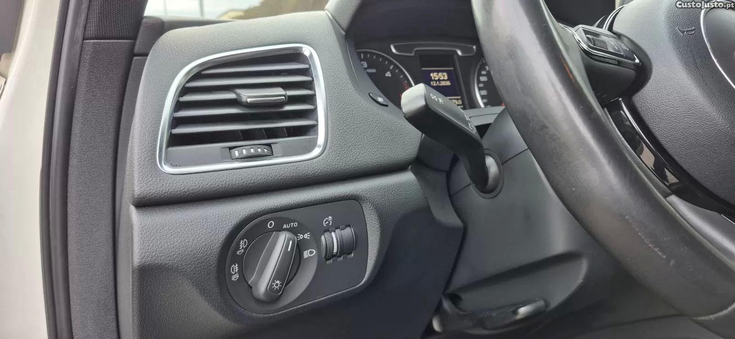 Audi Q3 2.0 tdi sport — fotografia 8