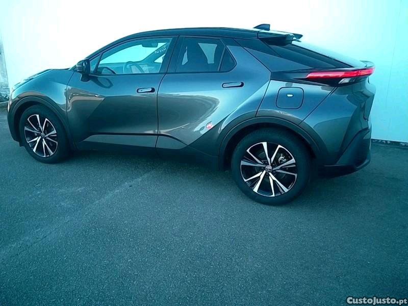 Toyota C-HR SQUARE Collection - 24 foto 2