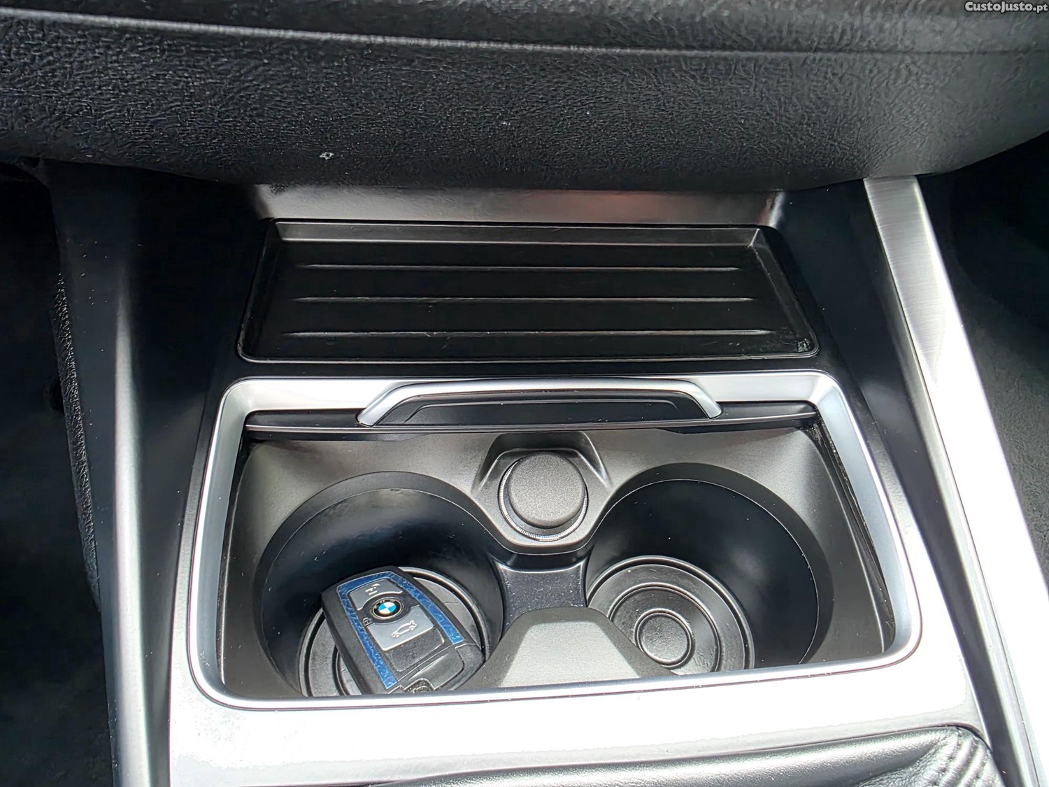 BMW 116 D PACK M SHADOW EDITION — fotografia 25