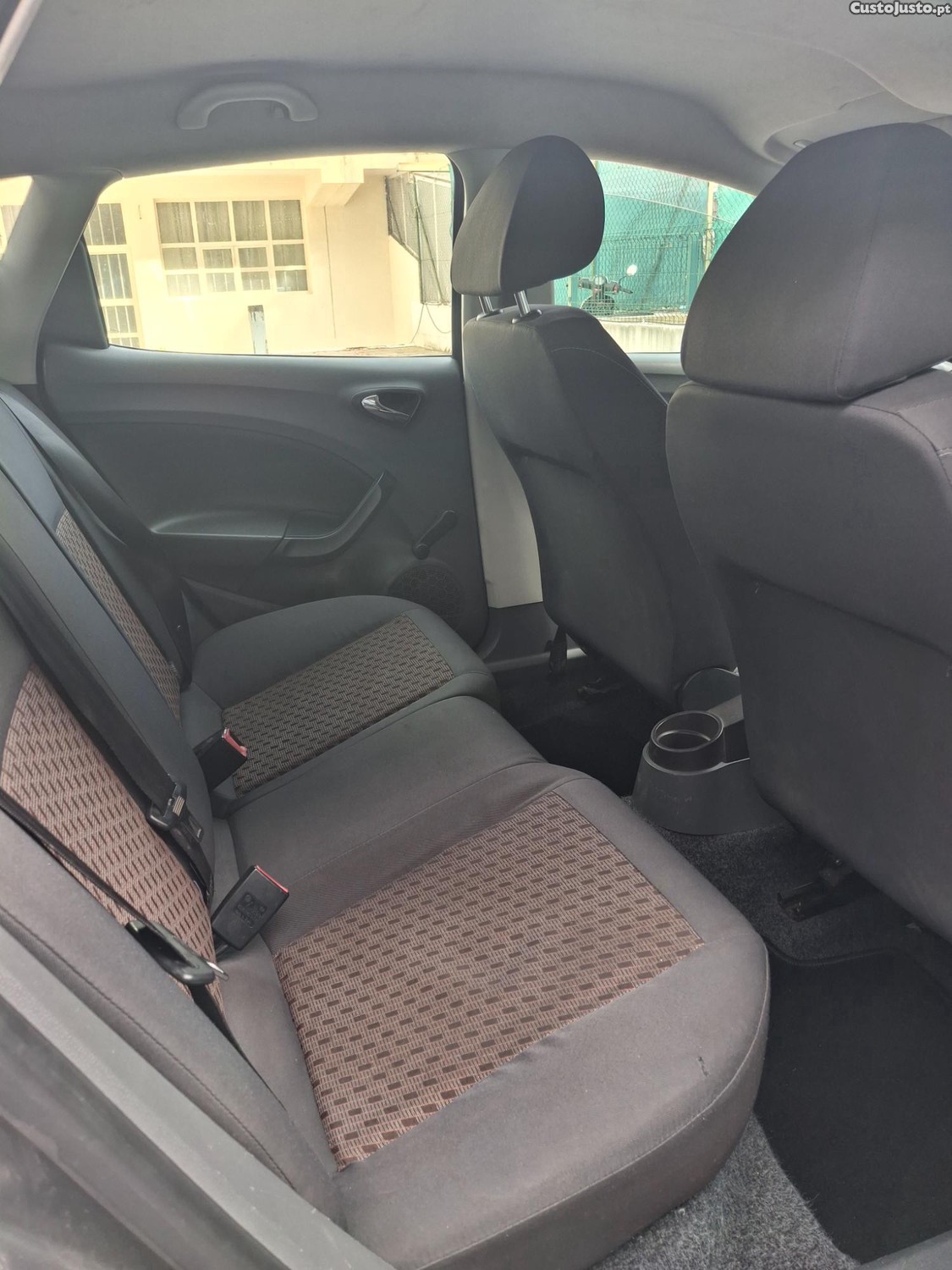 Seat Ibiza 1400 TDi — photo 2