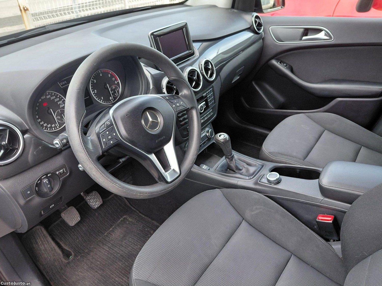 Mercedes-Benz B 180 classic — fotografia 5