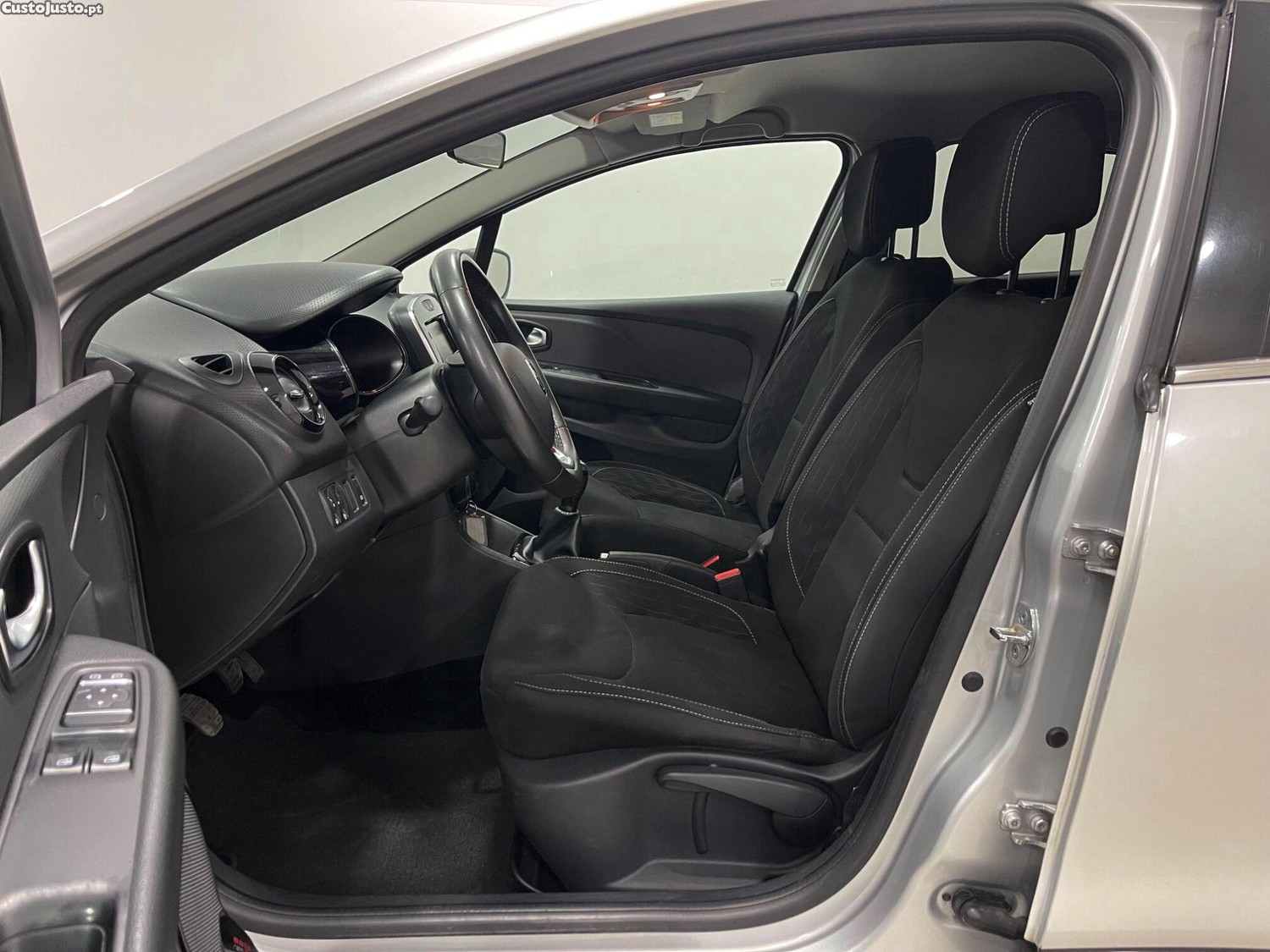 Renault Clio Sport Tourer 0.9TCE Limited — fotografia 8