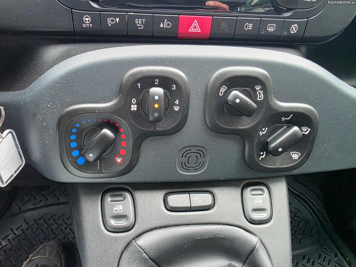 Fiat Panda 1.0 HYBRID CITY LIFE — fotografia 6