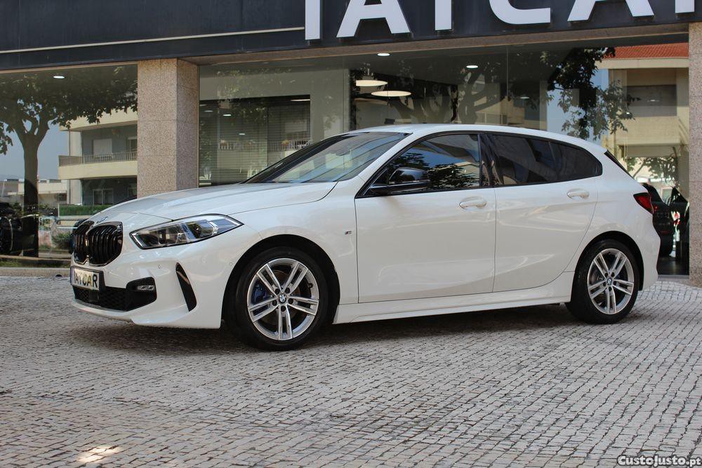 BMW 116 d Pack Desportivo M Auto — fotografia 12