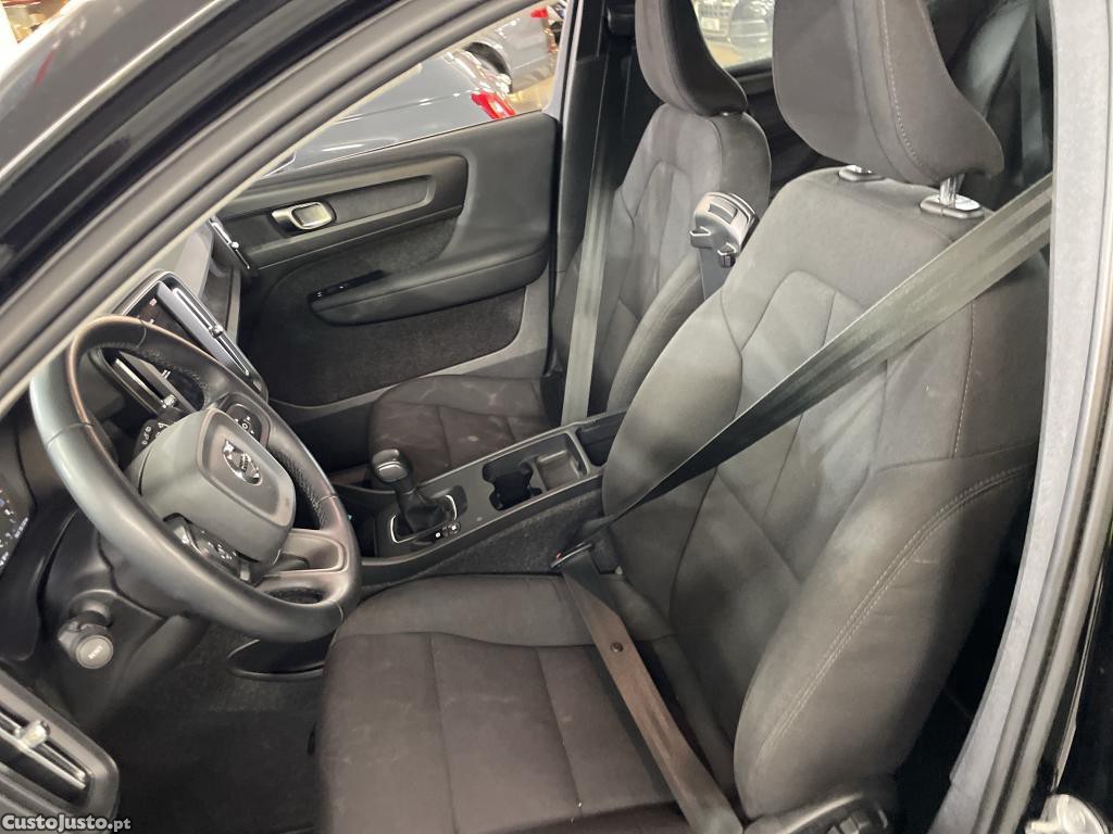 Volvo XC 40 1.5 T2 MOMENTUM CORE — fotografia 5