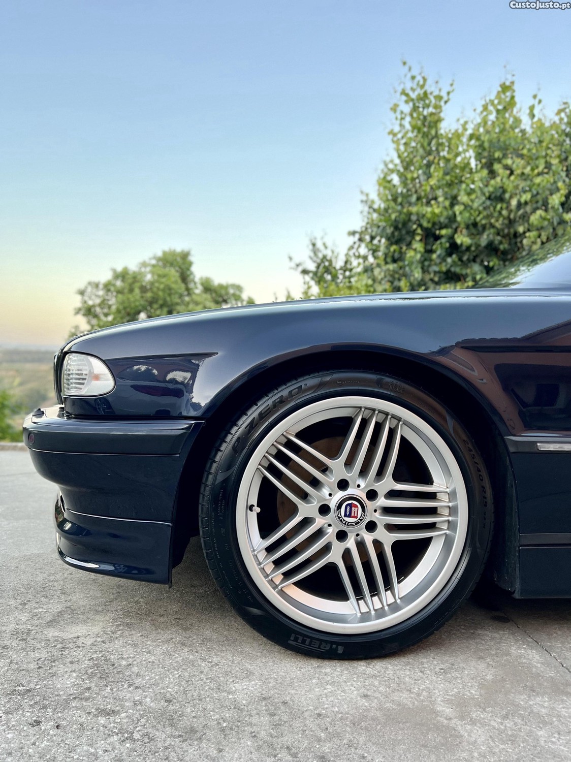 BMW 740  iL (E38) Individual 4.4 V8  - 00 foto 3